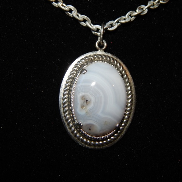 <3  Bold Grey Botswana Agate Pendant Necklace  <3 - Picture 2 of 4